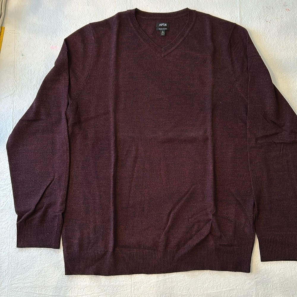 Sweater pullover by Apt. 9